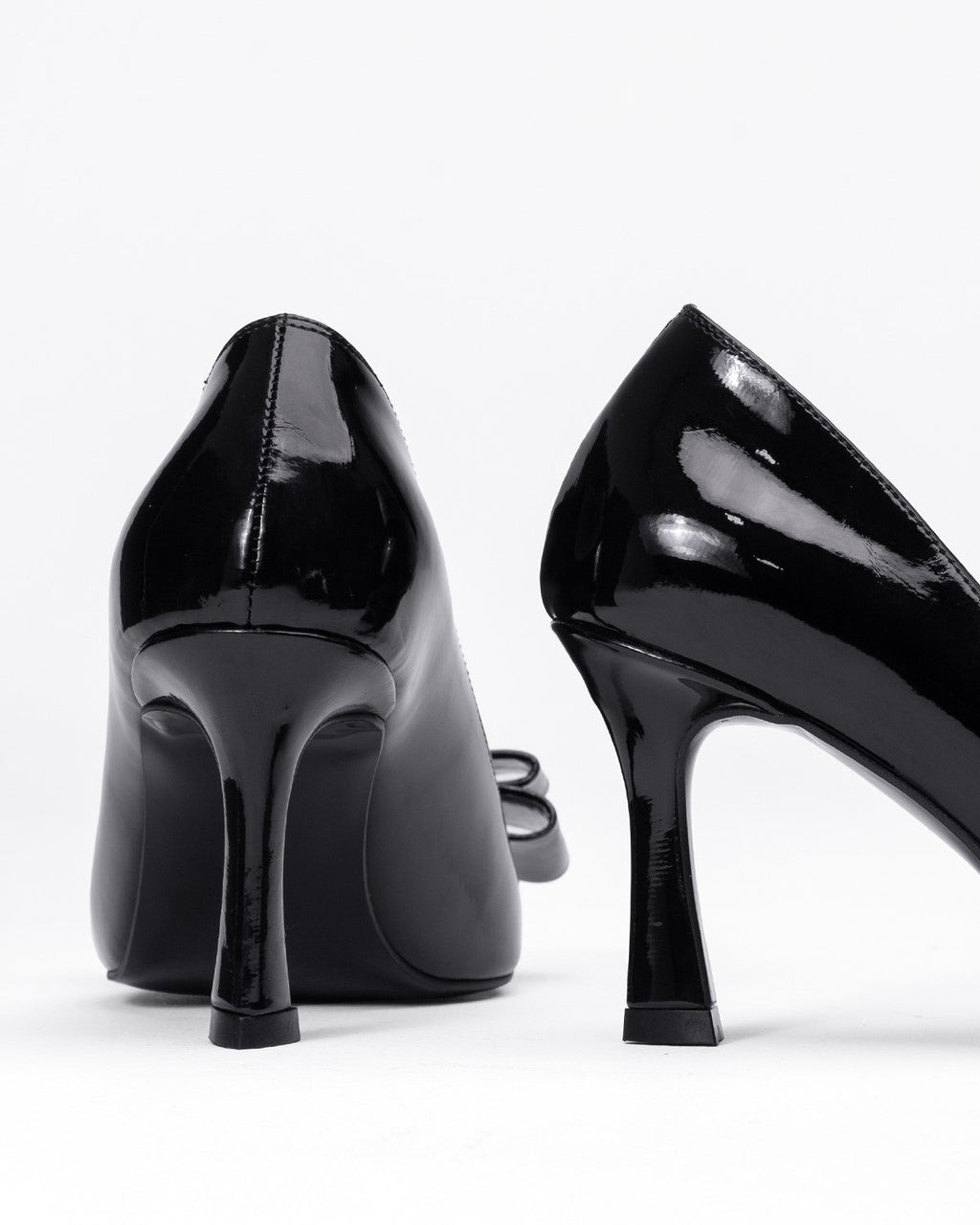Kadın Fiyonklu Metal Detaylı Sivri Burun Topuklu Ayakkabı - Mary Shoes