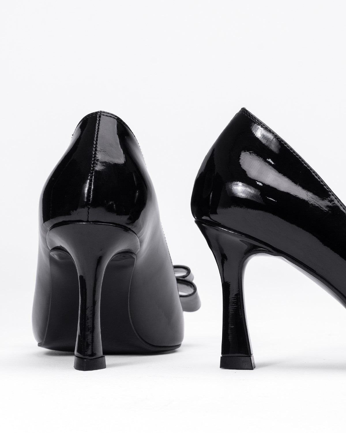 Kadın Fiyonklu Metal Detaylı Sivri Burun Topuklu Ayakkabı - Mary Shoes