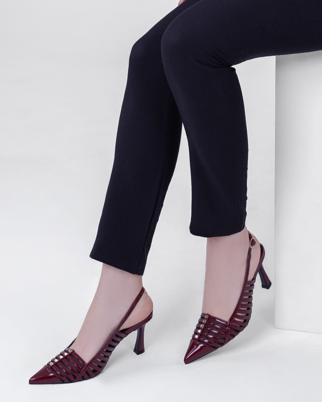 Ortopedik Rugan Şeritli Sivri Burun Topuklu - Zımbalı Arkası Açık Ayakkabı - Mary Shoes