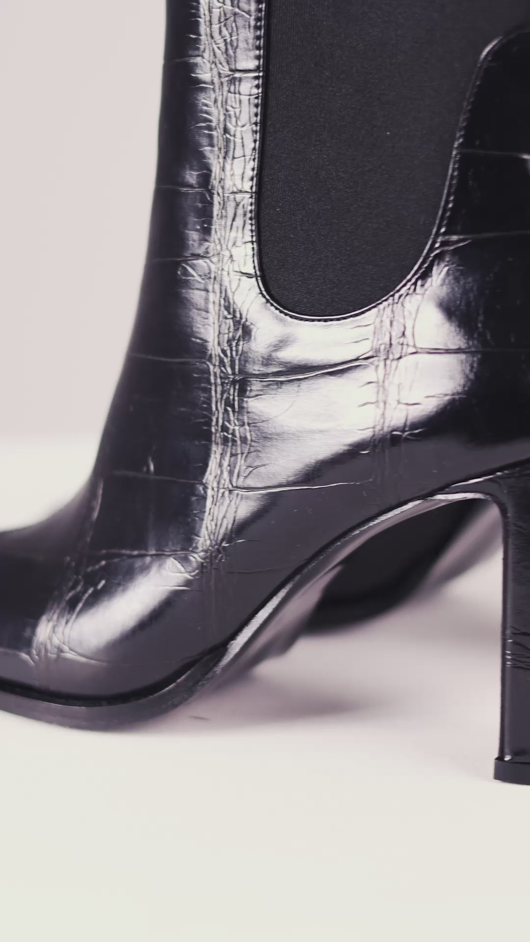 Mary Urban Class Serisi Kadın Bot