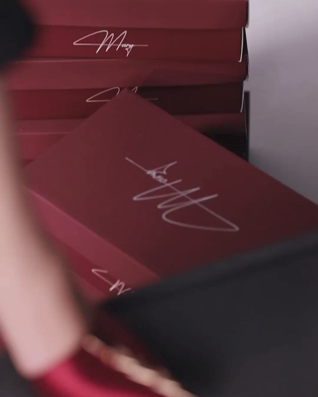 Mary Arkası Açık Sivri Burun Metal Detaylı Kadın Ayakkabı