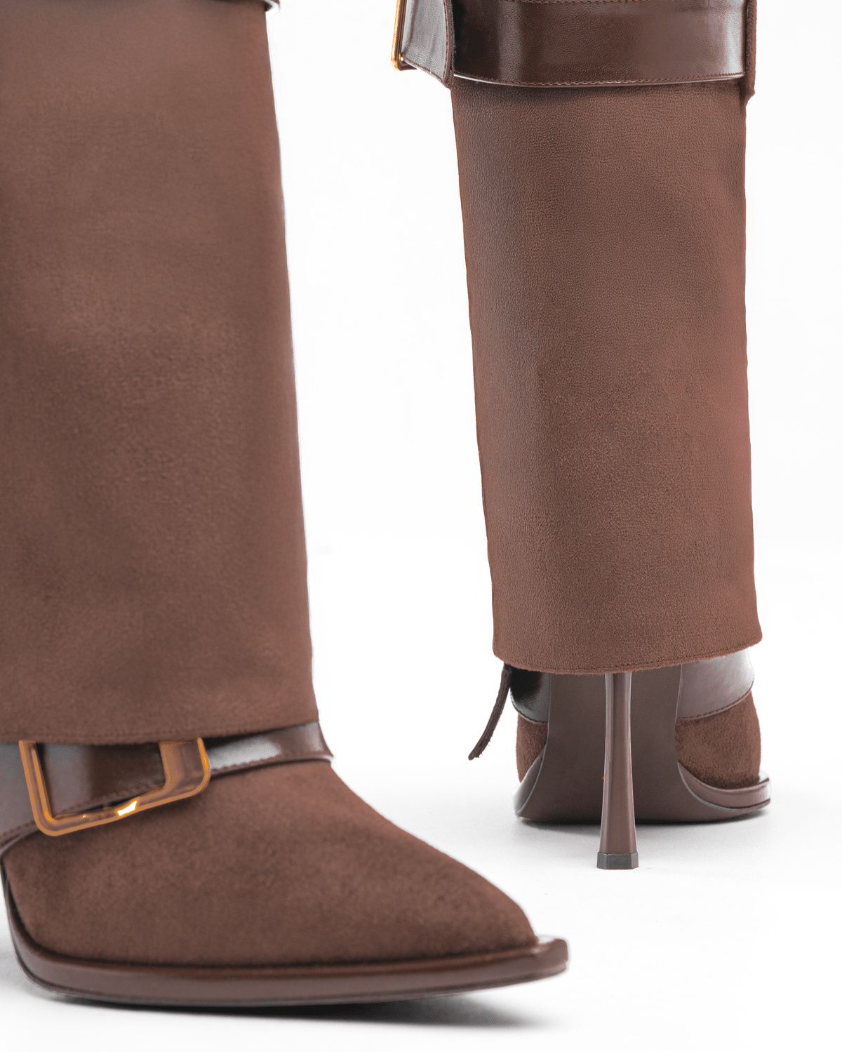 Süet Üstü Tokalı İnce Topuklu Diz Boyu Kadın Çizme – Şık ve Modern Tasarım - Mary Shoes